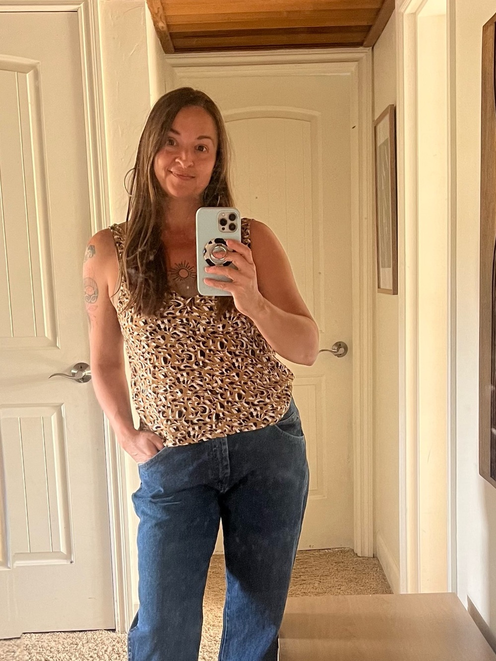 Rusty Mustard Leopard Print V-Neck Tank Top Cropped Medium
